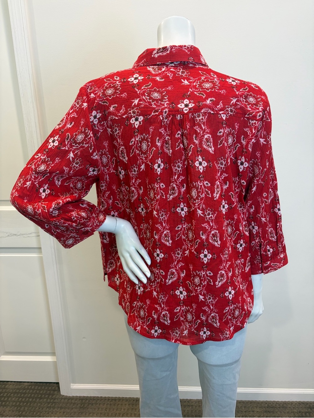 NWOT CATALOG FAVORITES Red Bandana Print Button Down Cotton Shirt - Picture 2 of 6